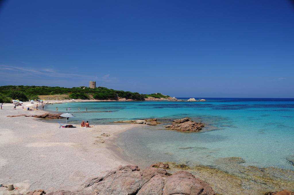 Sardinia Beach Apartments อาเญ็นตู ภายนอก รูปภาพ