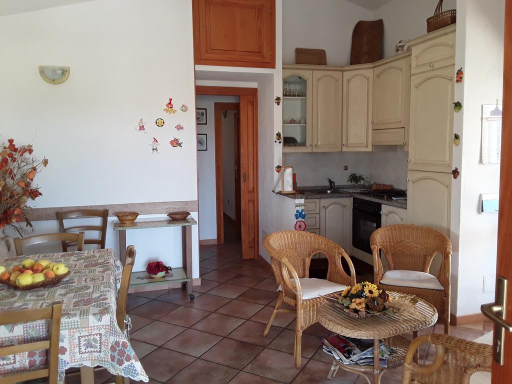Sardinia Beach Apartments อาเญ็นตู ภายนอก รูปภาพ