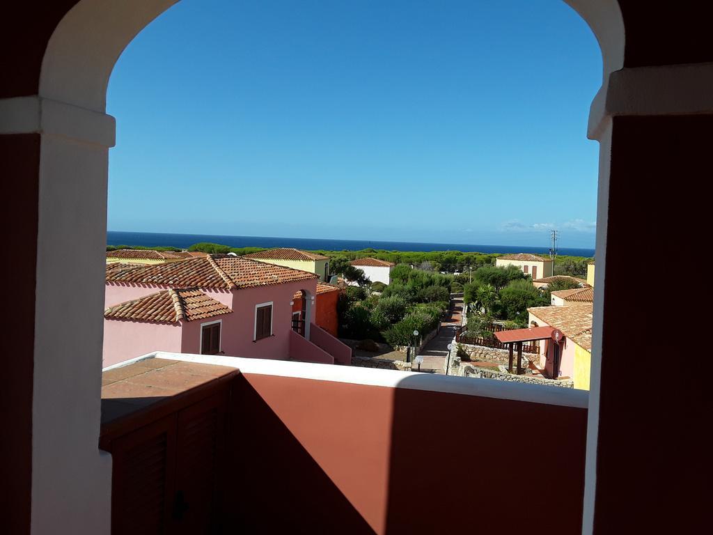 Sardinia Beach Apartments อาเญ็นตู ภายนอก รูปภาพ