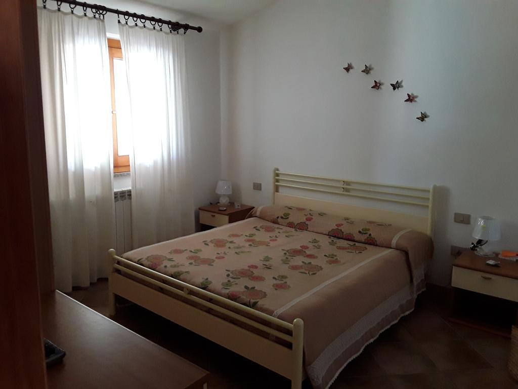 Sardinia Beach Apartments อาเญ็นตู ภายนอก รูปภาพ
